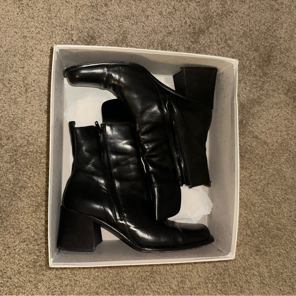Via Spiga Black Leather Heeled Boots